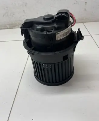 Peugeot 208 II Heater fan/blower T1013142J