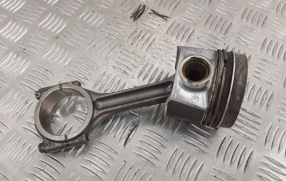 Volkswagen Golf VII Piston with connecting rod 0171a