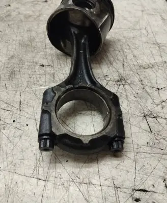 Toyota Corolla Verso AR10 Piston with connecting rod