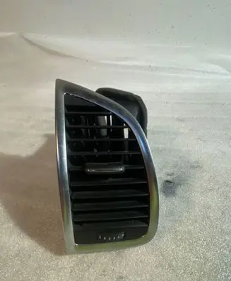 Audi Q7 4L Dashboard side air vent grill/cover trim 4L0820901