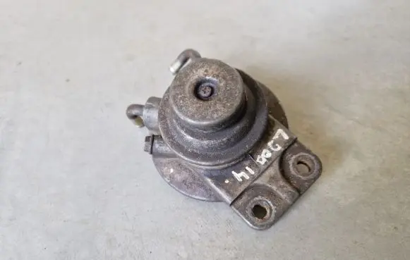 Mitsubishi L200 Fuel filter bracket/mount holder 