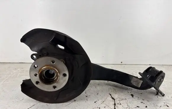 BMW X1 F48 F49 Rear wheel hub 6851562 33308842879 8842879