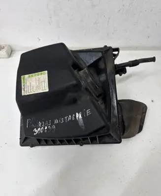 Opel Astra J Air filter box 