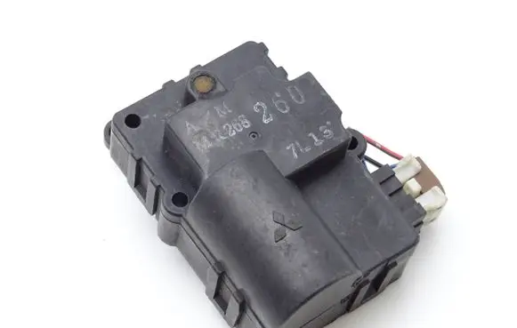 Mitsubishi Carisma Air flap motor/actuator MR268260
