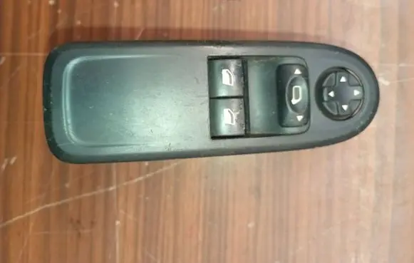 Peugeot 308 SW Electric window control switch 96565186xt