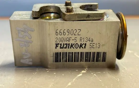 Audi A3 S3 8P Air conditioning (A/C) expansion valve 666902Z