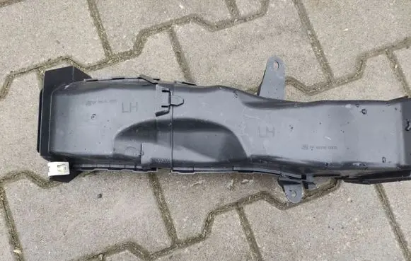 BMW 7 G70 Cabin air duct channel 94640339464035