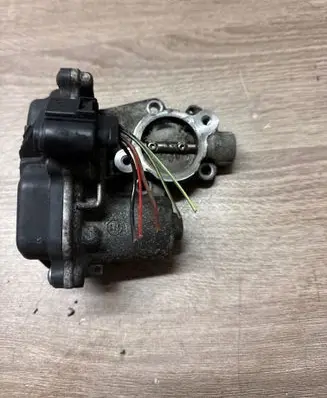 Volkswagen Caddy Electric throttle body valve 04L131501L 02561578 V29054892C