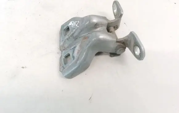 Chrysler Neon I Rear door lower hinge