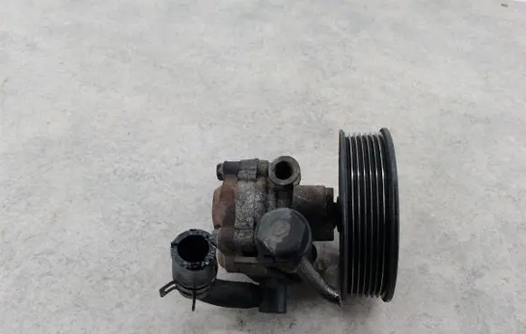 KIA Sorento Power steering pump 
