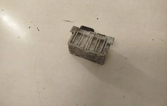 Glow plug pre-heat relay