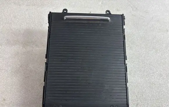 Volkswagen PASSAT B6 Center console 3C0858329A