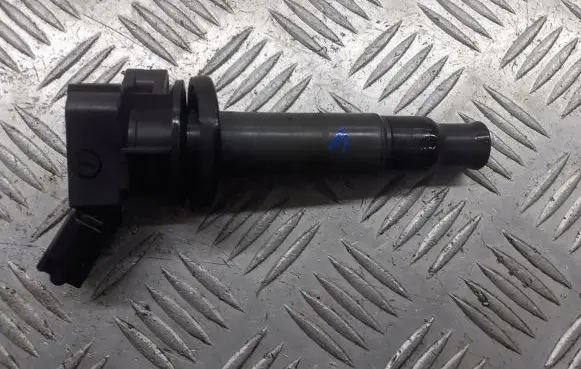 Toyota Corolla E120 E130 High voltage ignition coil 90080-19019