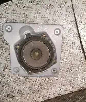 Mitsubishi Pajero Front door speaker