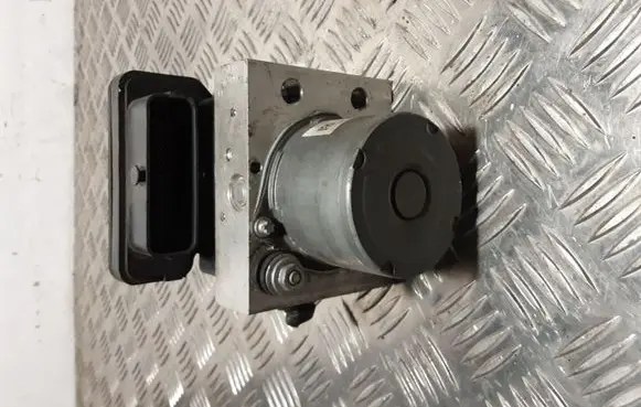 Jeep Cherokee ABS Pump P04779899AI
