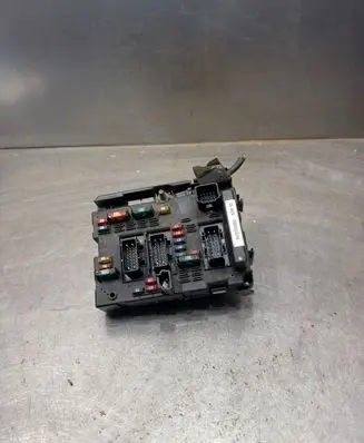 Peugeot 307 Fuse module 9650663880 32101741
