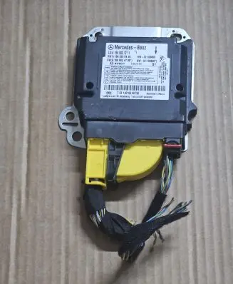 Mercedes-Benz GL X166 Airbag control unit/module A1669001211 A1668200426 A1669024705