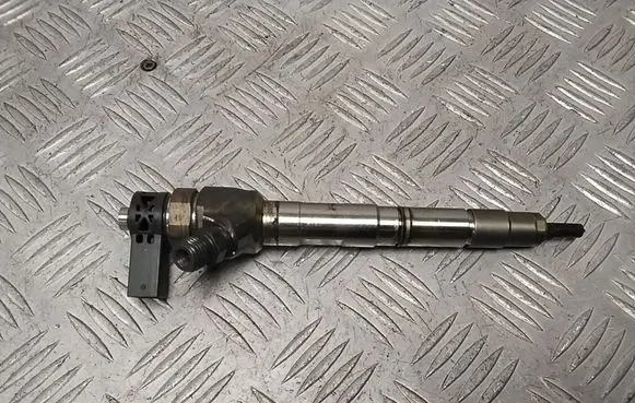 Audi A4 S4 B8 8K Fuel injector 04L130277AE