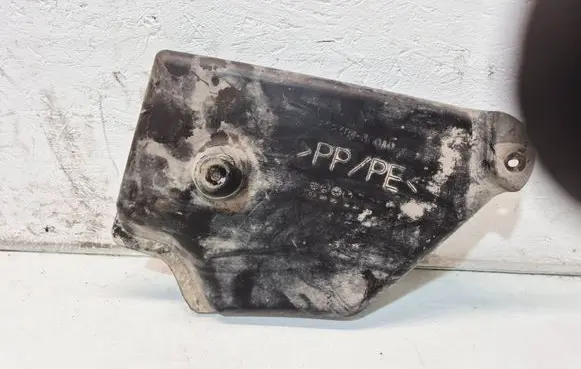Lexus GS 300 350 430 450H Engine splash shield/under tray 5238430010