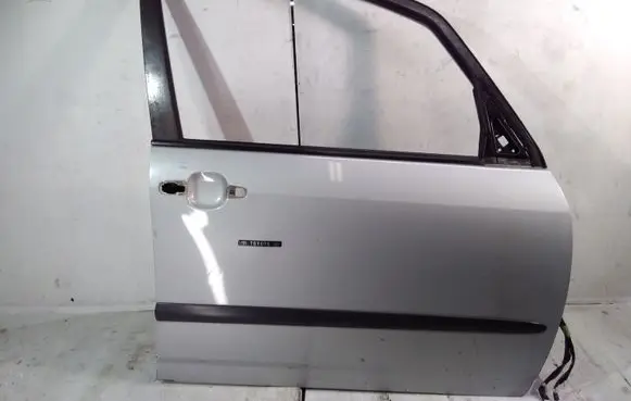 Toyota Corolla Verso E121 Front door