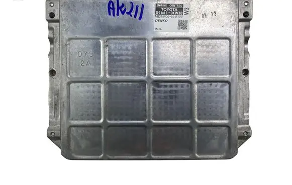 Toyota Hilux (AN10, AN20, AN30) Engine control unit/module 896610KW30