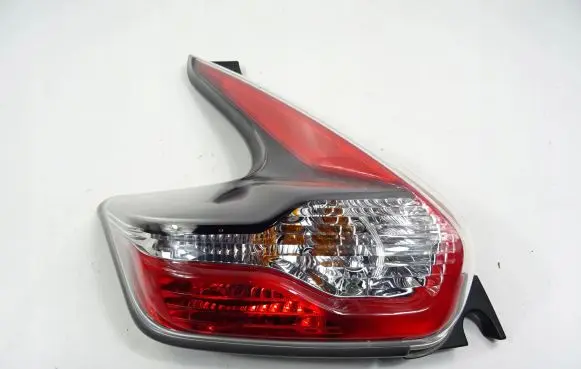 Nissan Juke I F15 Rear/tail lights 26555BV80A