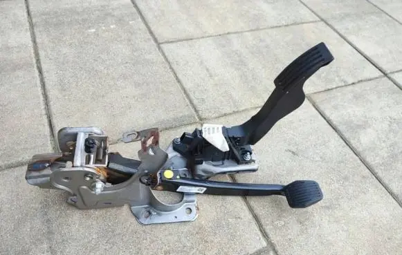 Ford Focus Accelerator throttle pedal JX612D094AE