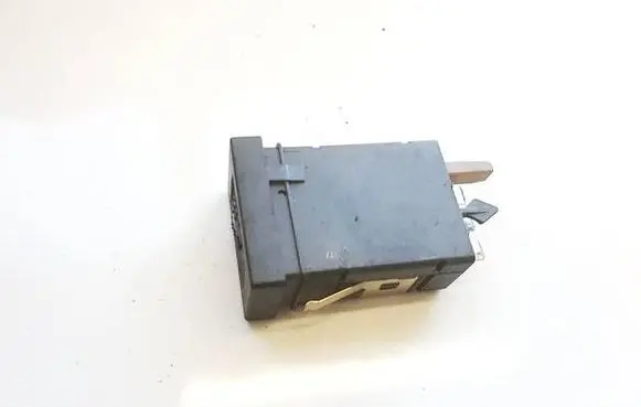 Volkswagen PASSAT B5 Seat heating switch 3B0963564C