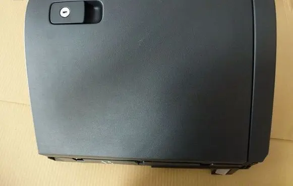 Volkswagen Jetta VII Glove box 5C7857097-T
