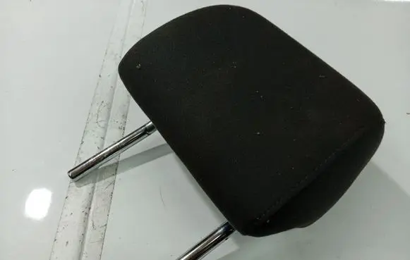 Hyundai i30 Front seat headrest 