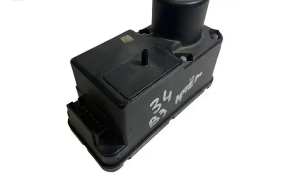 Volkswagen PASSAT B3 Central locking vacuum pump 357962257