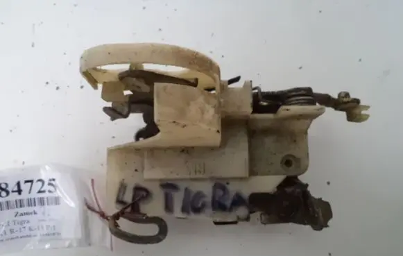 Opel Tigra A Front door lock