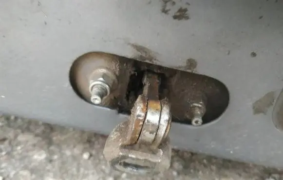 Fiat Punto (188) Rear door check strap stopper