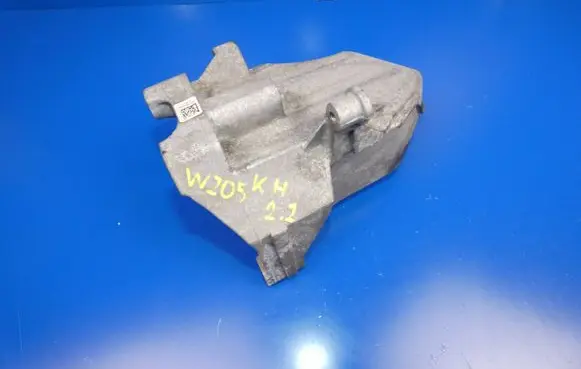 Mercedes-Benz C W205 Engine mounting bracket A6512234204