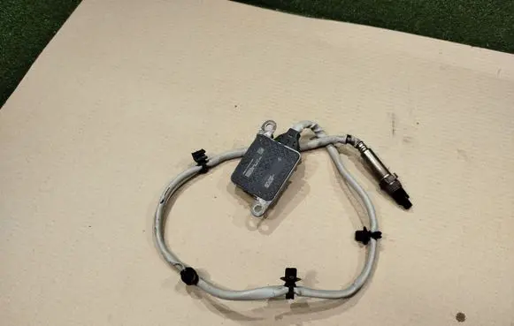 Renault Trafic III (X82) Lambda probe sensor 227900033R