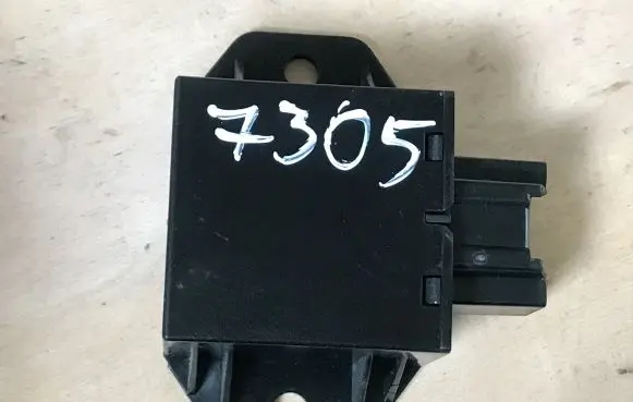 Opel Insignia A Wing mirror control module 23287825