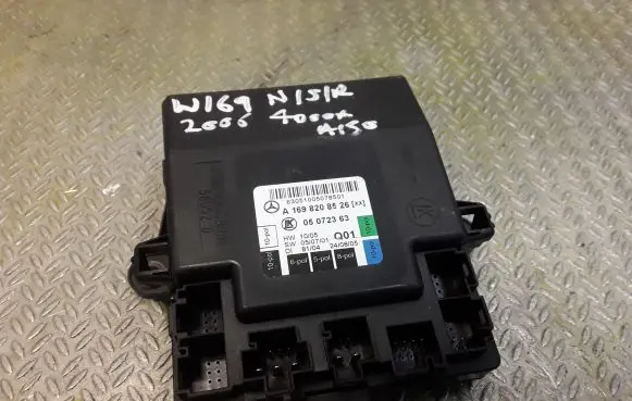 Mercedes-Benz A W169 Door control unit/module 1698208526 A1698208526