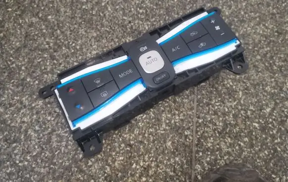 Nissan Leaf I (ZE0) Climate control unit 275003ND0C