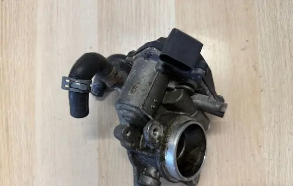 Seat Leon (5F) Throttle valve 04L128063P