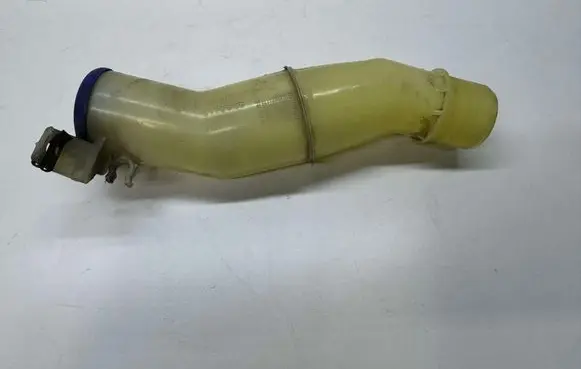 Volvo V70 Window washer liquid tank fill tube 9178568 1783