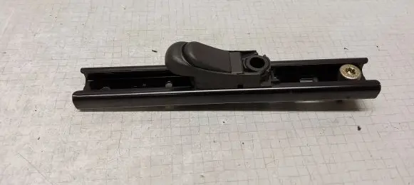Rover 25 Seat belt adjustment rail 20413184B
