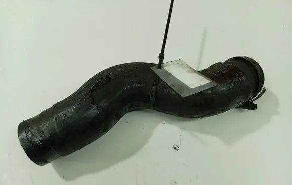 Opel Zafira B Intercooler hose/pipe 