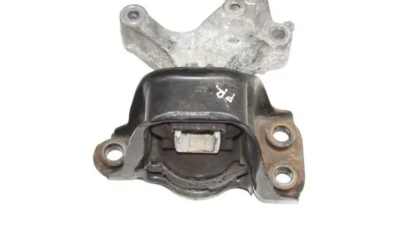 Nissan Qashqai Engine mount bracket
