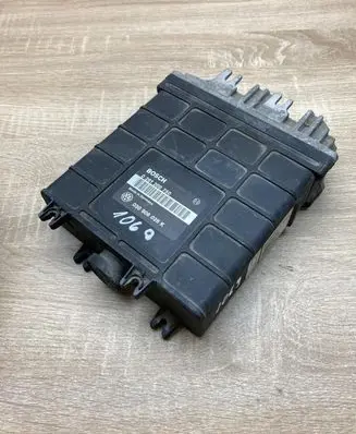 Volkswagen Golf III Engine control unit/module ECU 030906026K 0261200750