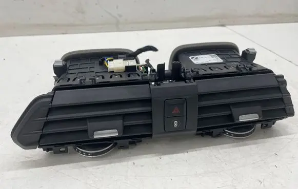 BMW X4M F98 Dash center air vent grill 9371467