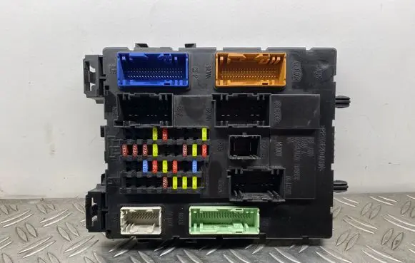 Ford Focus Power management control unit F1DT14A073GF 599511F03