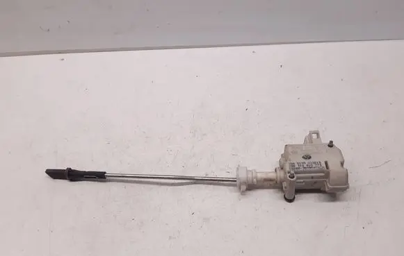 Volkswagen Golf V Central locking motor 1K6810773 3B0959762A