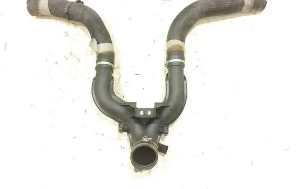 Engine coolant pipe/hose