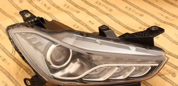 Maserati Ghibli Headlight/headlamp 670004658