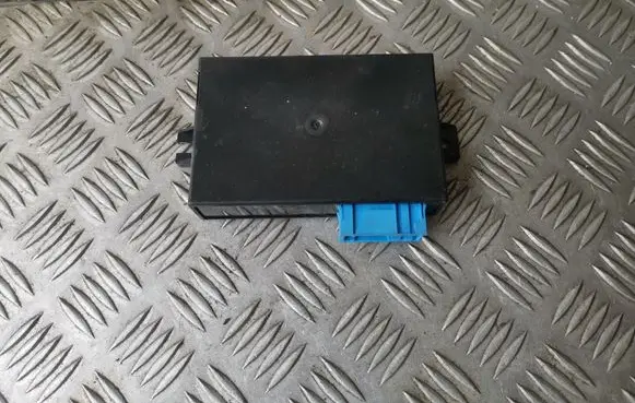 BMW 5 E39 Cruise control unit/module 65718375497 8375497